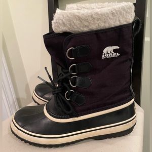 Sorel Winter Boots Waterproof Men’s 11 Black White Colour Used Good Condition